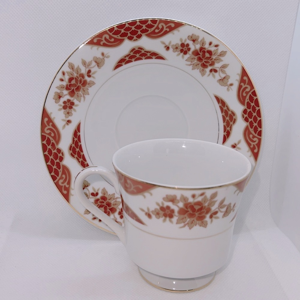 MIKASA EMPRESS FOOTED TEACUP AND SAUCER FINE CHINE VINTAGE L6009